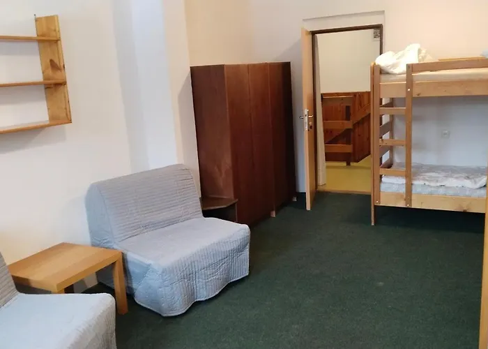 Chaloupka Hostel *